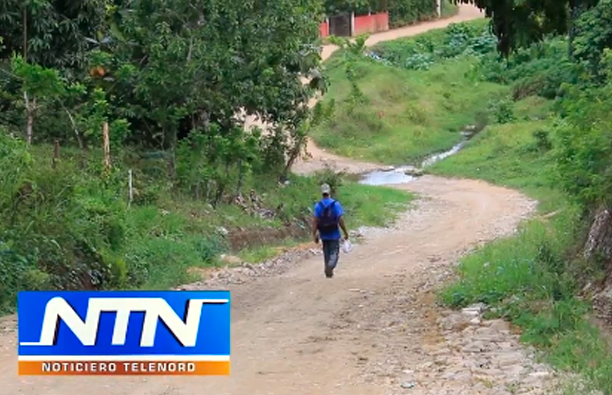 Residentes de Hatillo en SFM tienen que reparar sus caminos con sus propios recursos