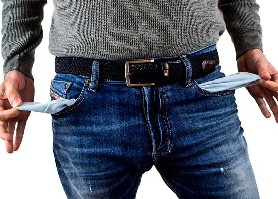 ¿Siente que el dinero no le alcanza? Aquí algunas razones… y soluciones