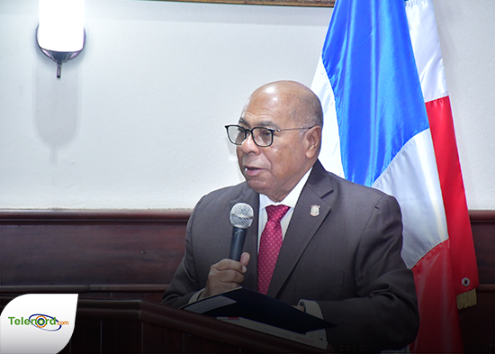 Milton Ray Guevara dicta en SFM conferencia sobre derechos y deberes ciudadanos en la Constitución