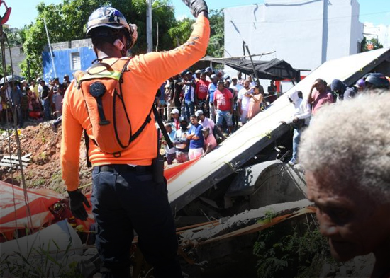 Se desconoce la cantidad de personas atrapadas en escombros de accidente en Quita Sueño