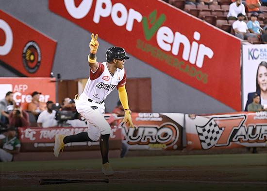 Carreras conduce a los Gigantes a una aplastante victoria sobre las Estrellas