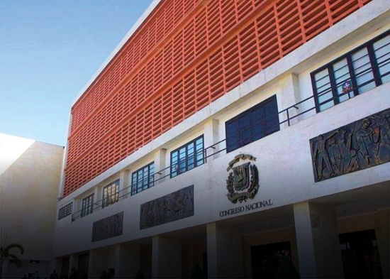Legisladores posponen debate del aborto por temor a perder votos