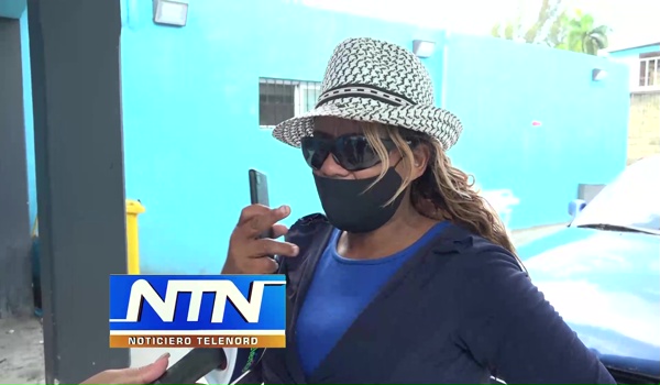 “Tengo que cocinar en leña” denuncia mujer que asegura le robaron su vivienda.