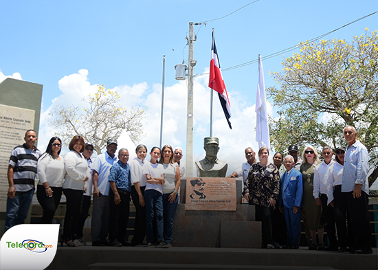 Inauguran monumento en honor a Caamaño en SFM