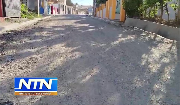 Denuncian irregularidades en asfaltado de sector Madeja afuera en SFM