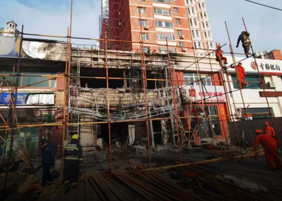 22 muertos y tres heridos en incendio en restaurante en noreste de China