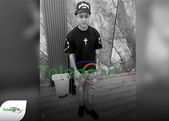 Ultiman joven de varios disparos dentro de una cabaña en SFM