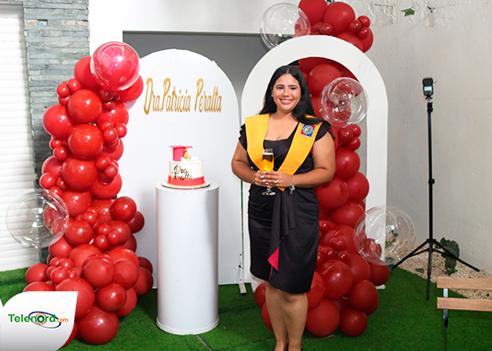 Realizan fiesta de graduación de Patricia Peralta Roque