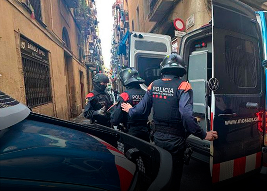 Grupos criminales de dominicanos en España pasan de controlar narcopisos a "mercenarios del delito"