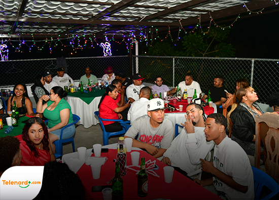 Los Amigos de Juan Eligio y Los Guerreros celebran fiesta navideña