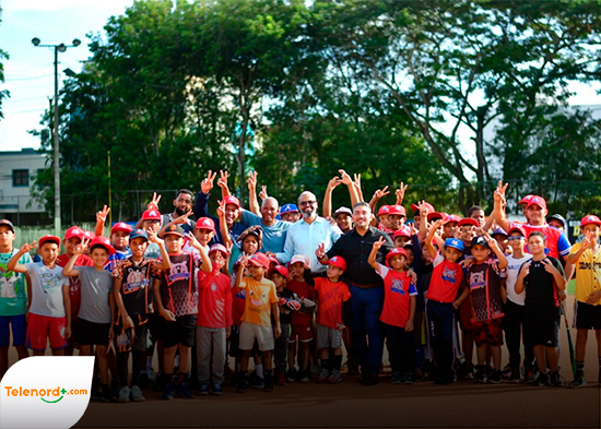 INEFI realiza entrega del remozado play de la Liga Añeja SFM