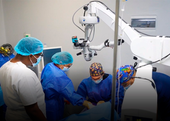 El INABIE mejora calidad de vida de 11 estudiantes con la realización de cirugías de corrección visual