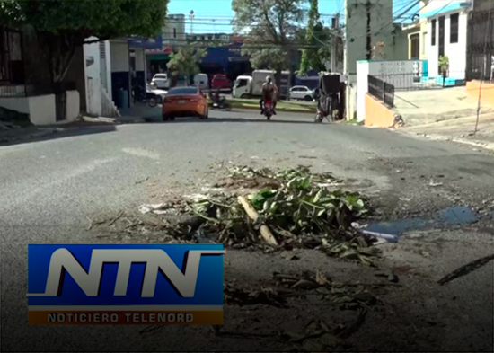Denuncian hoyo pone en peligro a ciudadanos en sector San Vicente