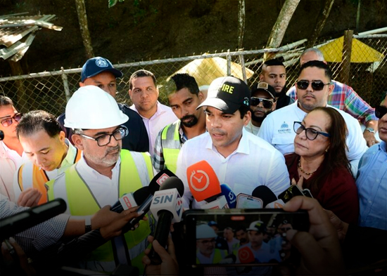 INAPA brinda apoyo a CORAASAN tras rotura de tubería matriz en Sabana Iglesia, Santiago