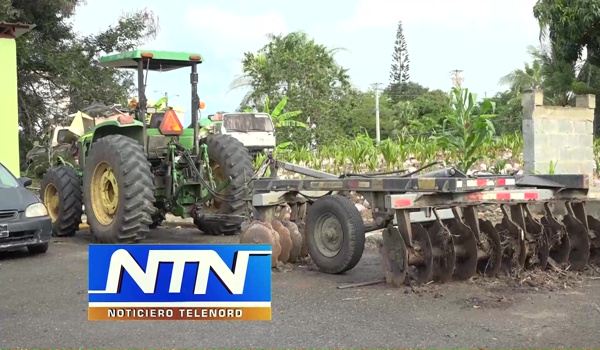 Director Regional de Agricultura favorece entrega maquinarias a productores