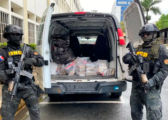 Teniente coronel, sargento y civil detenidos con 237 paquetes de cocaína
