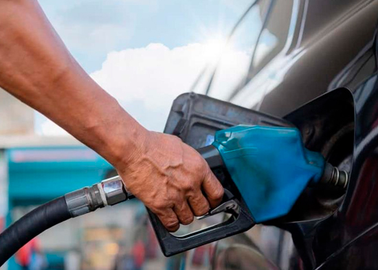 Gobierno mantiene subsidio para frenar otra vez el alza de los combustibles