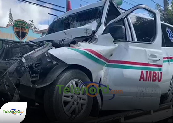 Varios heridos por accidente entre ambulancia y camión en carretera a Nagua