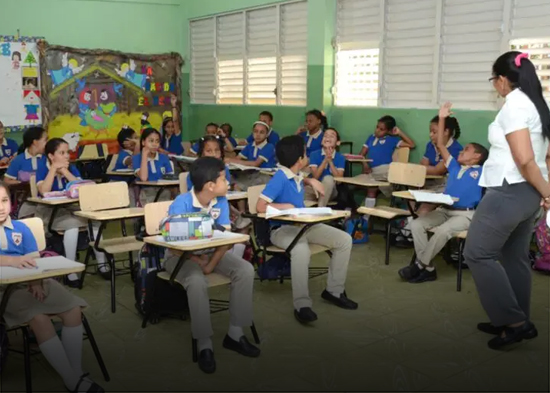 RD mejora resultados prueba PISA, pero continúa debajo de la media