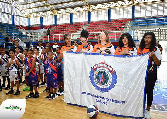 Fundación Los Mina Unidos por Siempre impulsa el baloncesto en San Francisco de Macorís