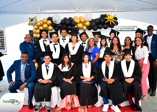 Colegio Evangélico SFM gradúa a su promoción 2025 del nivel secundario