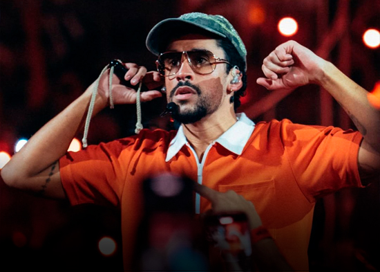 Legislador de EEUU propone a cantante de corriente de Trump para el Super Bowl en lugar de Bad Bunny