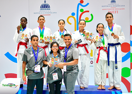 Metropolitana se corona campeona absoluta en Karate de los Juegos Escolares Nacionales 2025