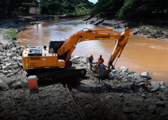 Gobierno construye nueva obra de toma en canal La Vigía; funcionará con electrobomba vertical