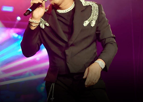 Raulín Rodríguez protagoniza dos noches memorables de bachata en la Gran Arena del Cibao