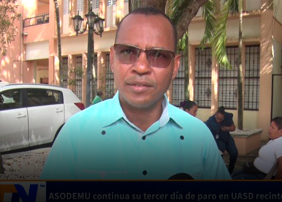 ASODEMU continua su tercer día de paro en UASD recinto SFM