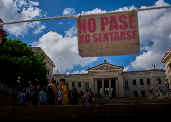 Protestas en la Universidad de La Habana debido a los apagones
