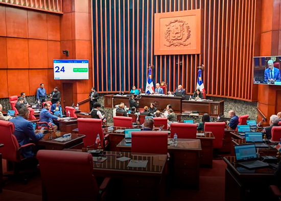 Después de sepultar las candidaturas independientes, en el Congreso van tras reformas de Abinader