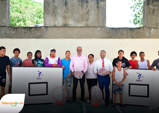INEFI dota de aros y tableros a la cancha de la Casa del Pobre Divino Niño Jesús SFM
