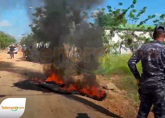 Se registra incendio de neumáticos en sector Mama Tingo de SFM