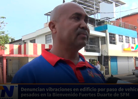 Denuncian vibraciones en edificio por paso de vehículos pesados en la Bienvenido Fuertes Duarte d