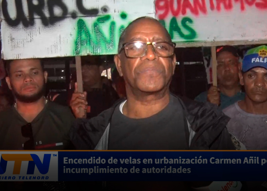 Encendido de velas en urbanización Carmen Añil por incumplimiento de autoridades
