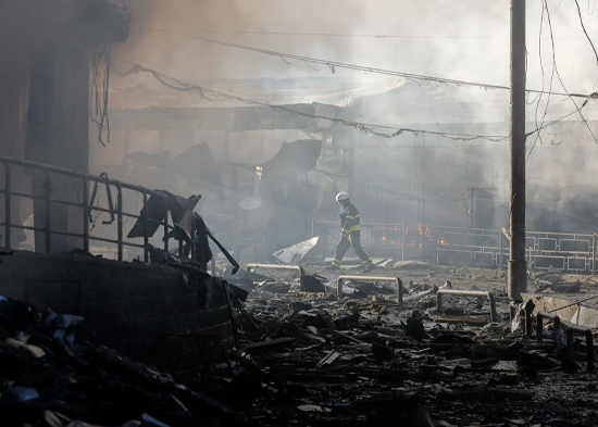 Cuatro muertos y casi cien heridos en un bombardeo ruso a Ucrania con hipersónico Oréshnik