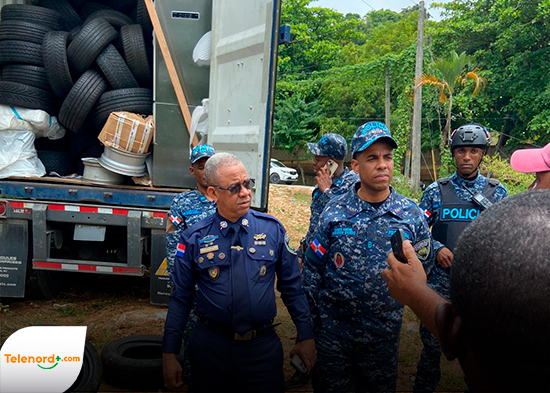 Policía evita conflicto por instalación de negocio de neumáticos en sector de Samaná