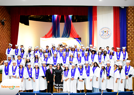 Colegio IADIS SFM gradúa a sus estudiantes de bachillerato 2026