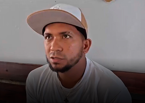 Desconocidos asaltan joven a mano armada en sector Pueblo Nuevo