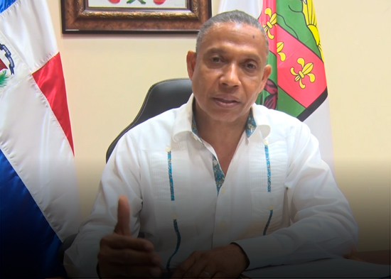 Alcaldía de SFM acuerda mesa de trabajo interinstitucional para regularizar negocios informales