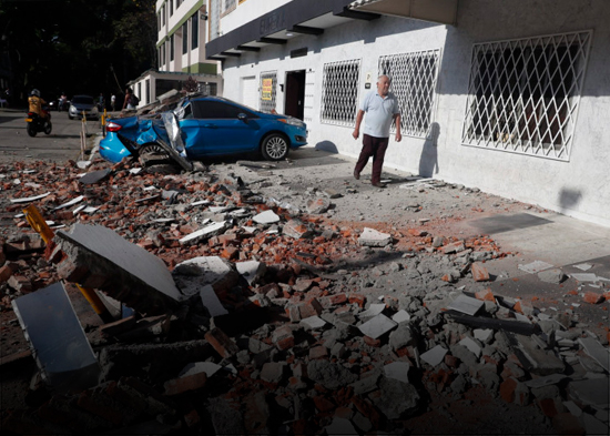 Al menos seis aeropuertos colombianos sufrieron daños por el terremoto de magnitud 7,4