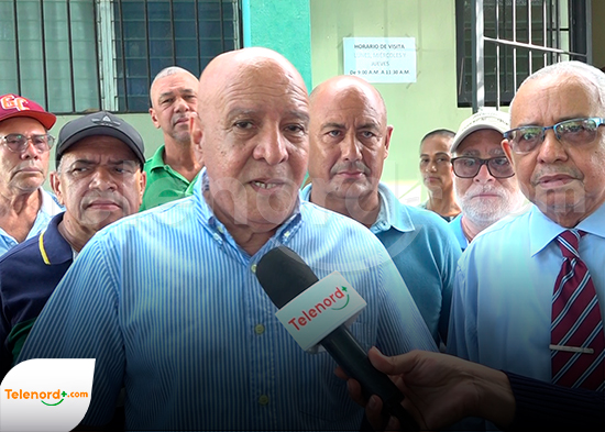 Villa Olímpica y Piantini realizan piquete frente a oficinas del INAPA por falta de agua