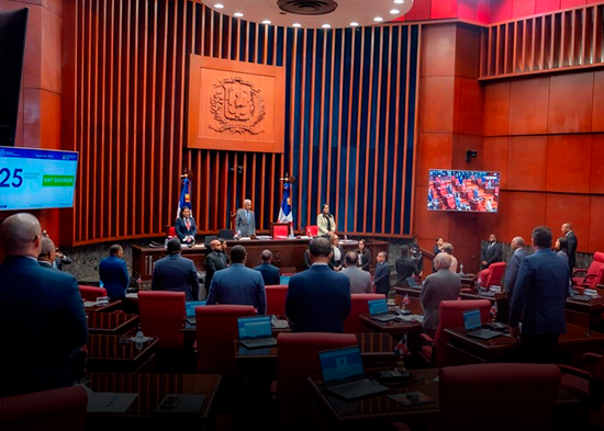 Senadores presentaron aluvión de 103 excusas para faltar a sesiones