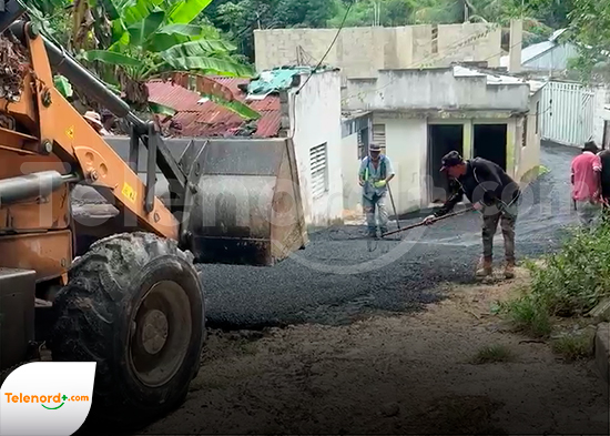 Alcaldía gestiona asfaltado para el sector Las Flores de SFM