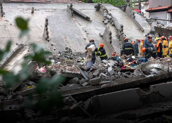 Dos muertos y cuatro desaparecidos al colapsar un edificio en construcción en São Paulo